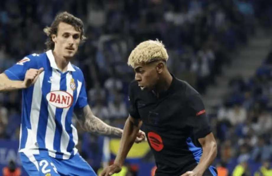 篮球湖人替补球员获得更多出场时间